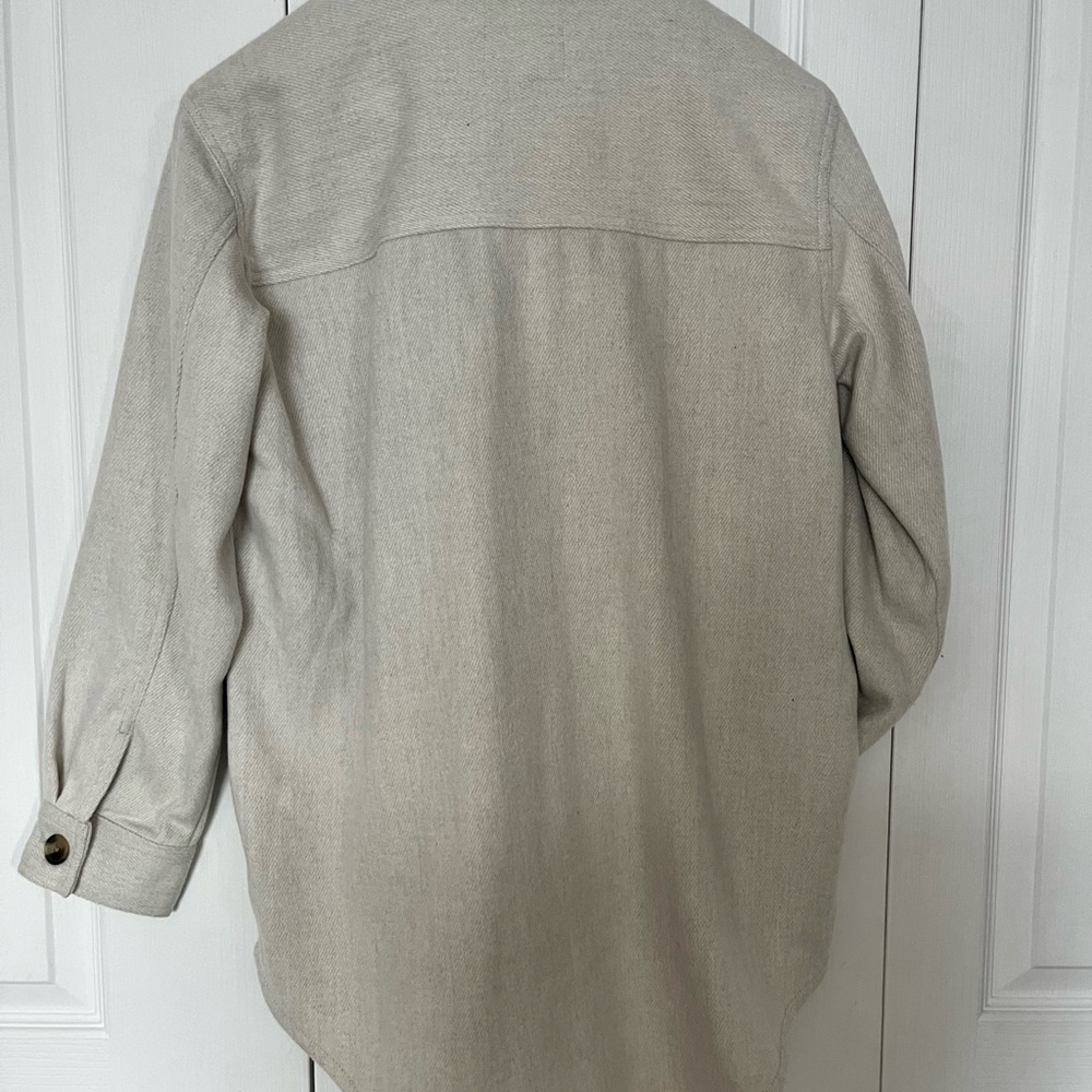 Shacket - Picture 4 of 4